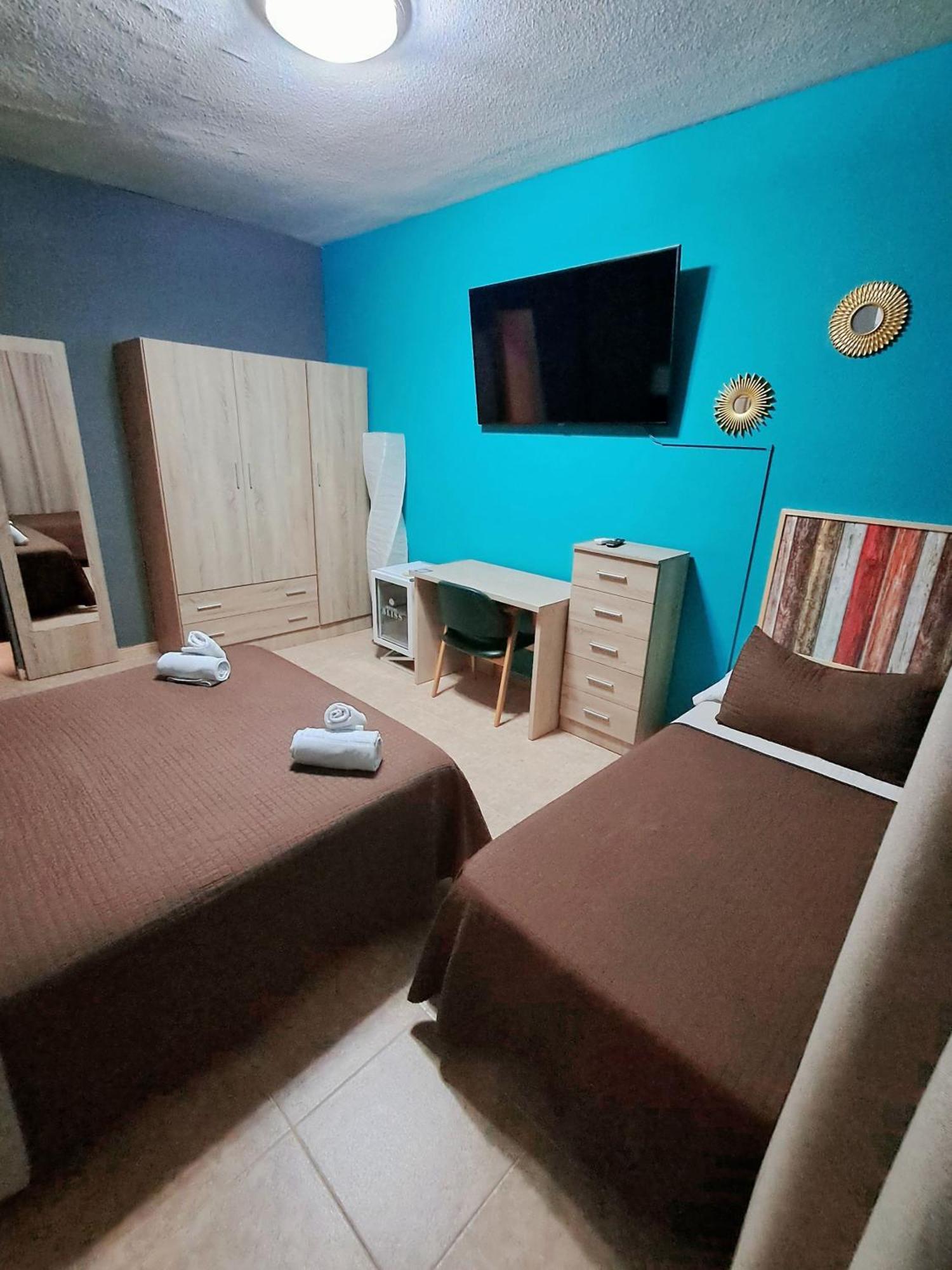 Hostal Dona Maria Valdemoro Exteriér fotografie
