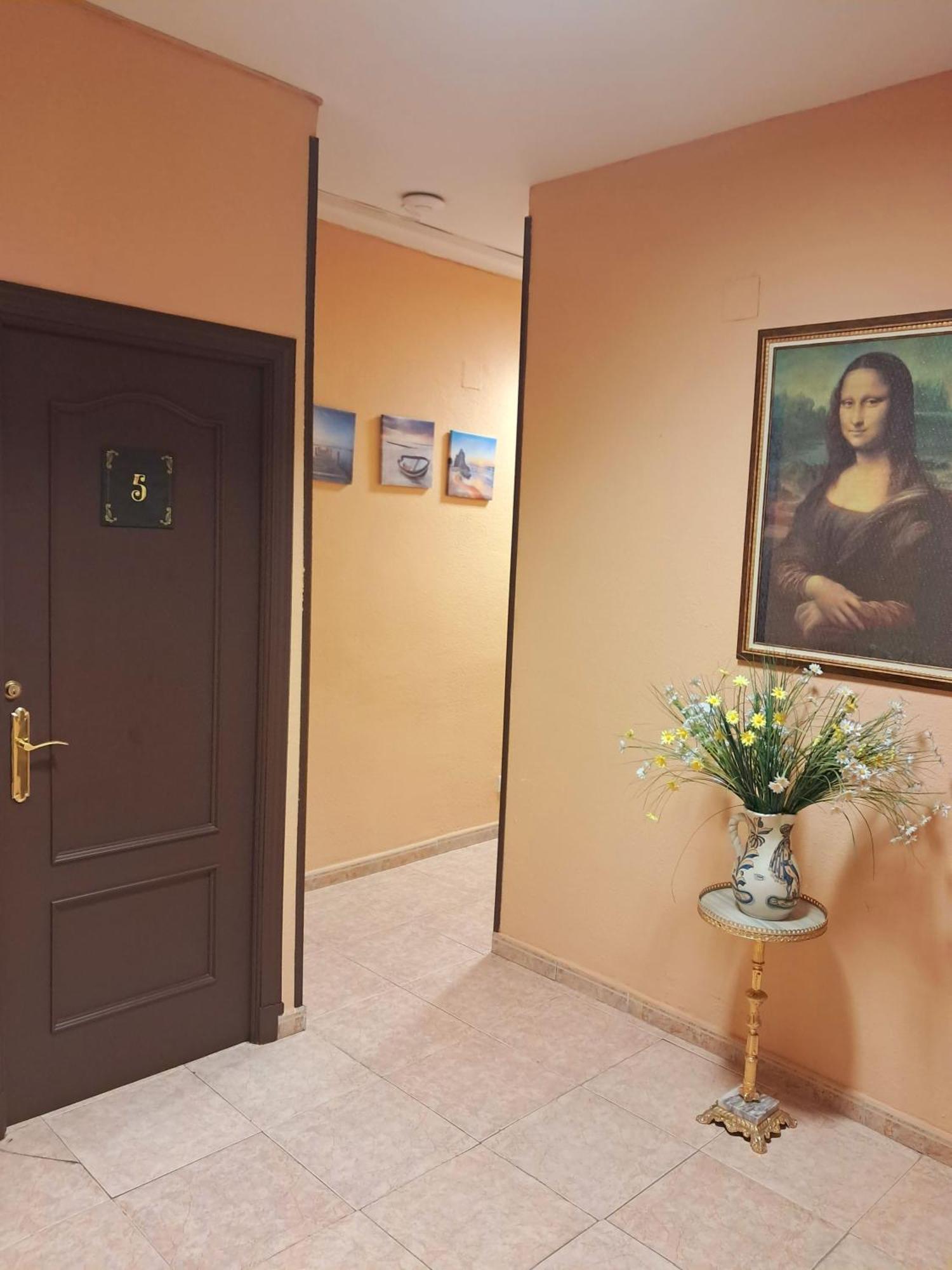 Hostal Dona Maria Valdemoro Exteriér fotografie