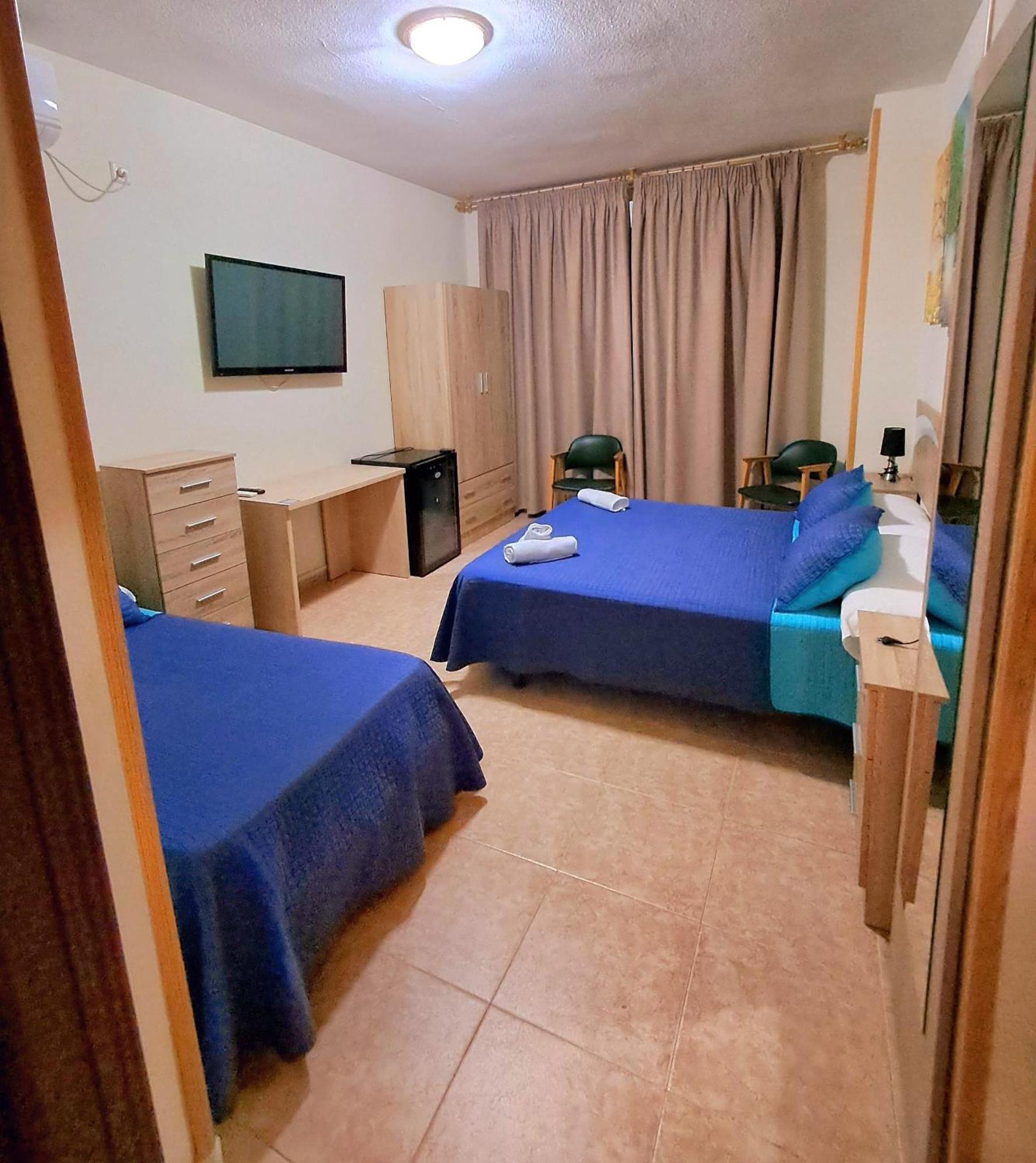 Hostal Dona Maria Valdemoro Exteriér fotografie