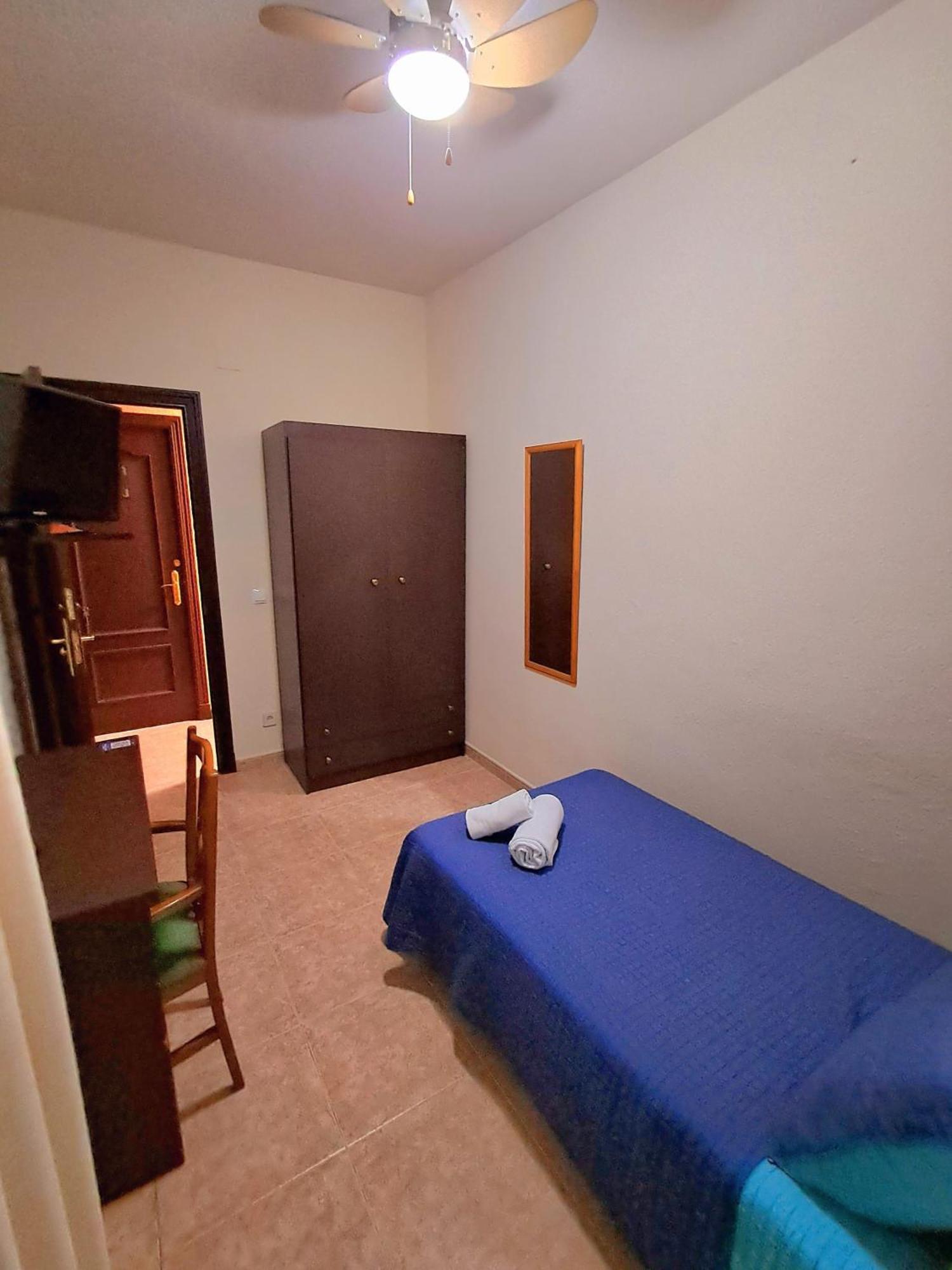 Hostal Dona Maria Valdemoro Exteriér fotografie