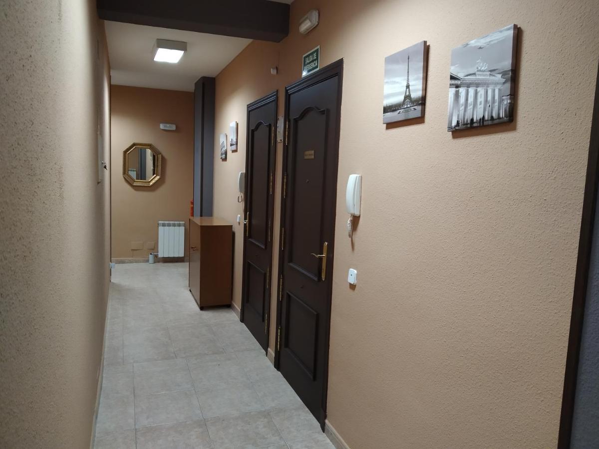 Hostal Dona Maria Valdemoro Exteriér fotografie