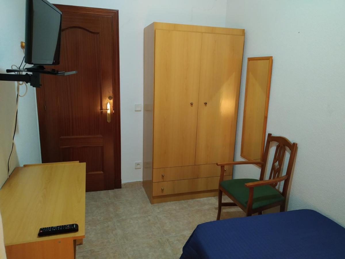 Hostal Dona Maria Valdemoro Exteriér fotografie